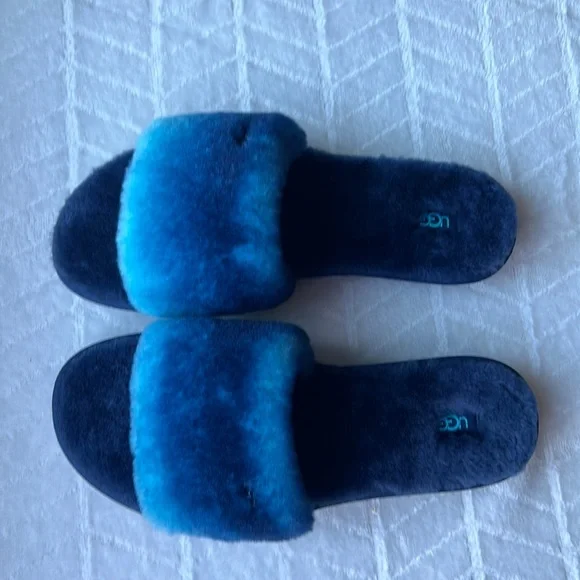 UGG Cozztte Genuine Shearling Slipper